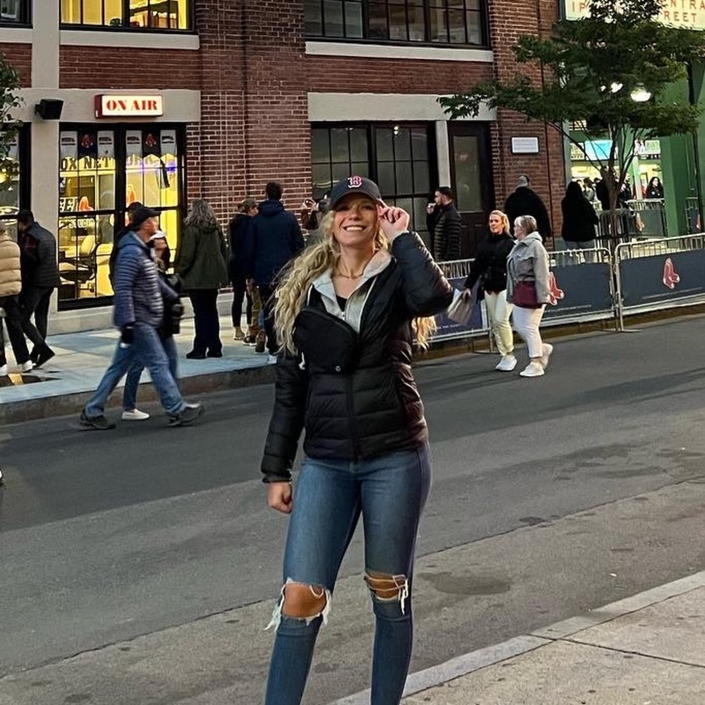 Meet your Posher, Julia